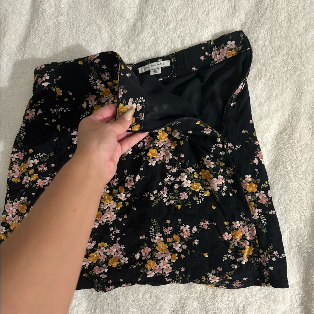 Floral American Eagle mini skirt